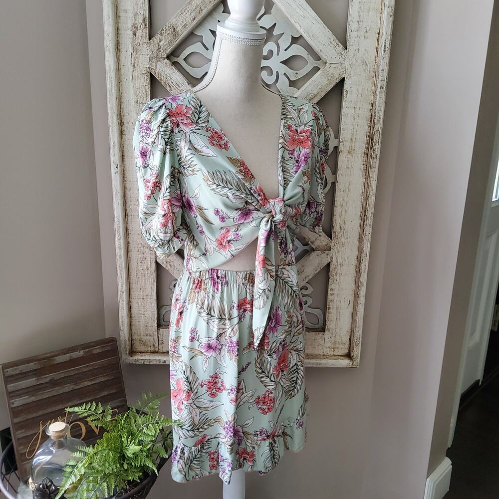 A&G Women's Junior Crop Tie Top Mini Ruffle Skirt Set Light Sage Green Floral
